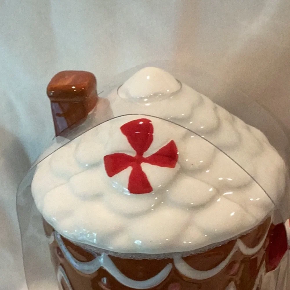 Gingerbread House mug with topper